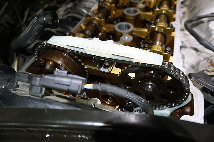 BMW MINI R55　エンジンがかからない タイミングチェーンスライダー破損