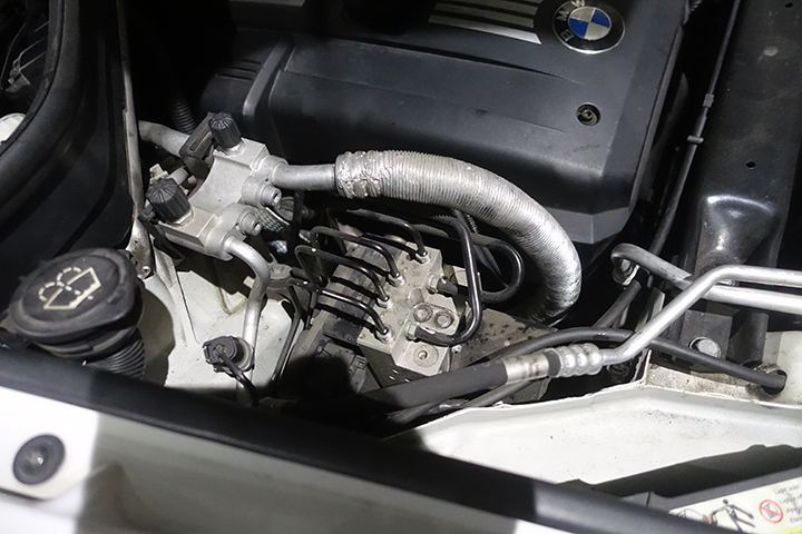 BMW　X5　E70　DSC・ABS警告灯点灯修理　DSCモジュール　中古　交換