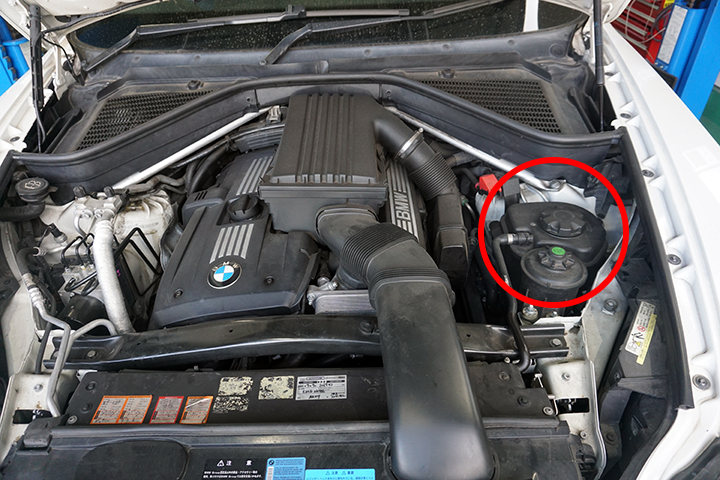 BMW　X5　E70　冷却水漏れ修理　エキスパンションタンク交換