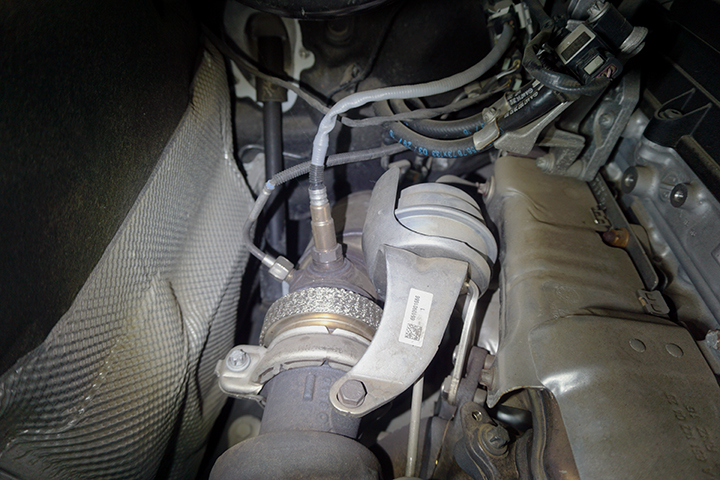 メルセデスベンツ　Vクラス　W447　エンジンチェックランプ点灯修理　O2センサー交換