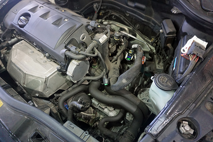 BMW　MINIクーパー　R56　冷却水漏れ修理　サーモスタット　ウォーターポンプ交換