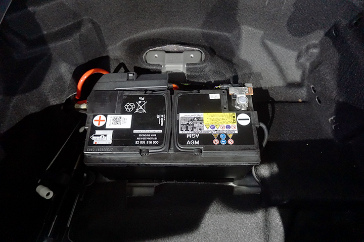 Audi　A6　車検　バッテリー交換　消耗品交換