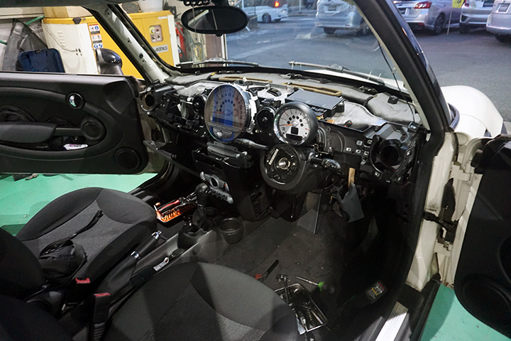 BMW　MINIクーパー　R56　エアコン風出ない修理　ブロアモーター交換