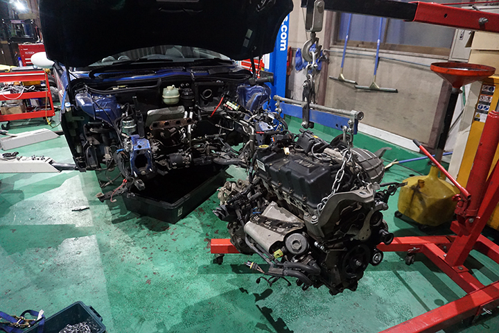 BMW MINI R53 クーパーS　クラッチ交換修理　ウォーターポンプ交換　足回りリフレッシュ
