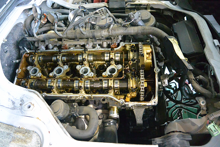 トヨタ　ハイエース　オイル漏れ修理　フロントカバーパッキン交換
タイミングチェーン