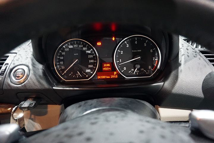 BMW　135i　E82　DSC警告灯点灯　中古DSCモジュール交換