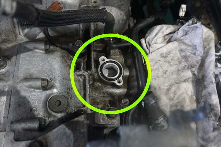 【EJ20搭載車】スバル インプレッサ・レガシィエンジンブロック直付けヒーターパイプ 冷却水漏れ修理