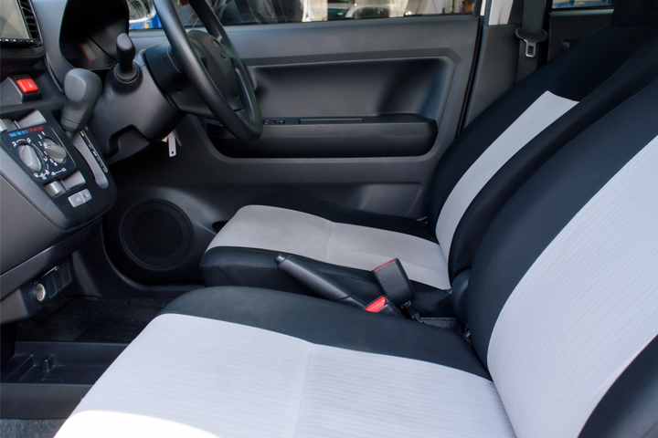 見た目買い　中古車　後悔　内装