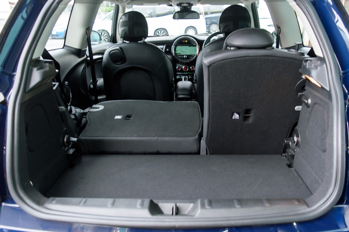 見た目買い　中古車　後悔　荷物