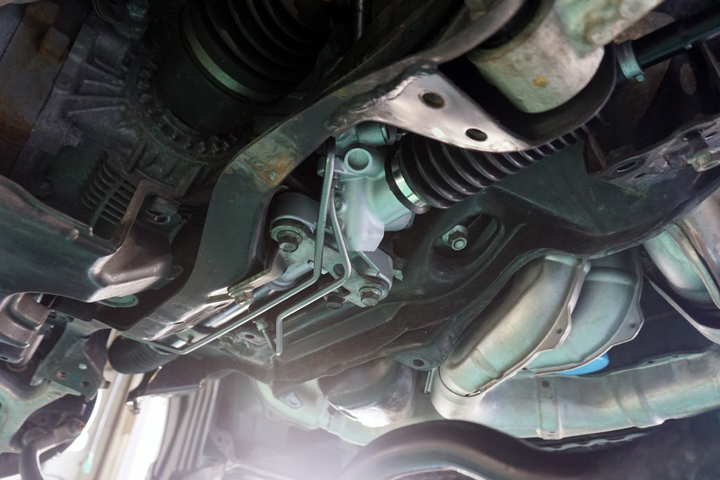 スバル ハンドルラック(ステアリングラック)オイル漏れ修理
レガシィ インプレッサ